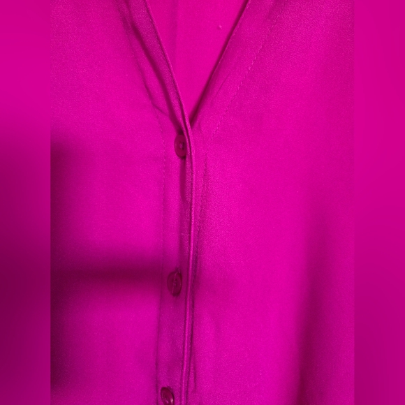 Torrid Georgette Button-Down Blouse in Vivid Viola (Berry) Size 2 - Picture 9 of 13